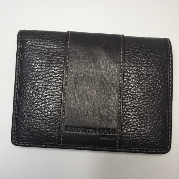 Kenneth Cole Handbags - Kenneth Cole bi-fold wallet